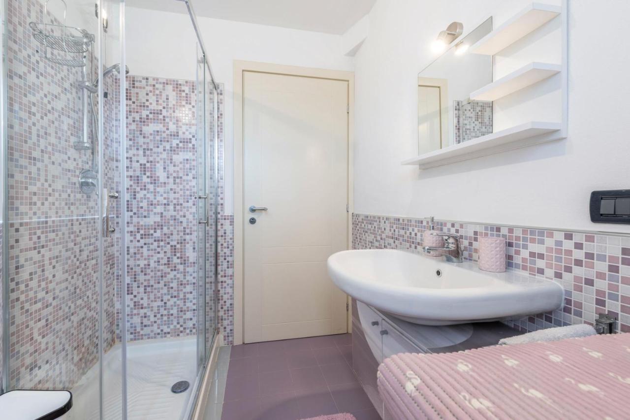 Luxury Apartment With Swimming Pool لوناتو المظهر الخارجي الصورة